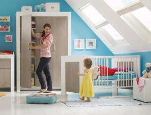 janne-bett-mit-zufriedener-familie